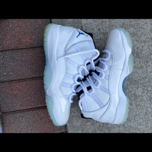 Jordan 11 legend blue